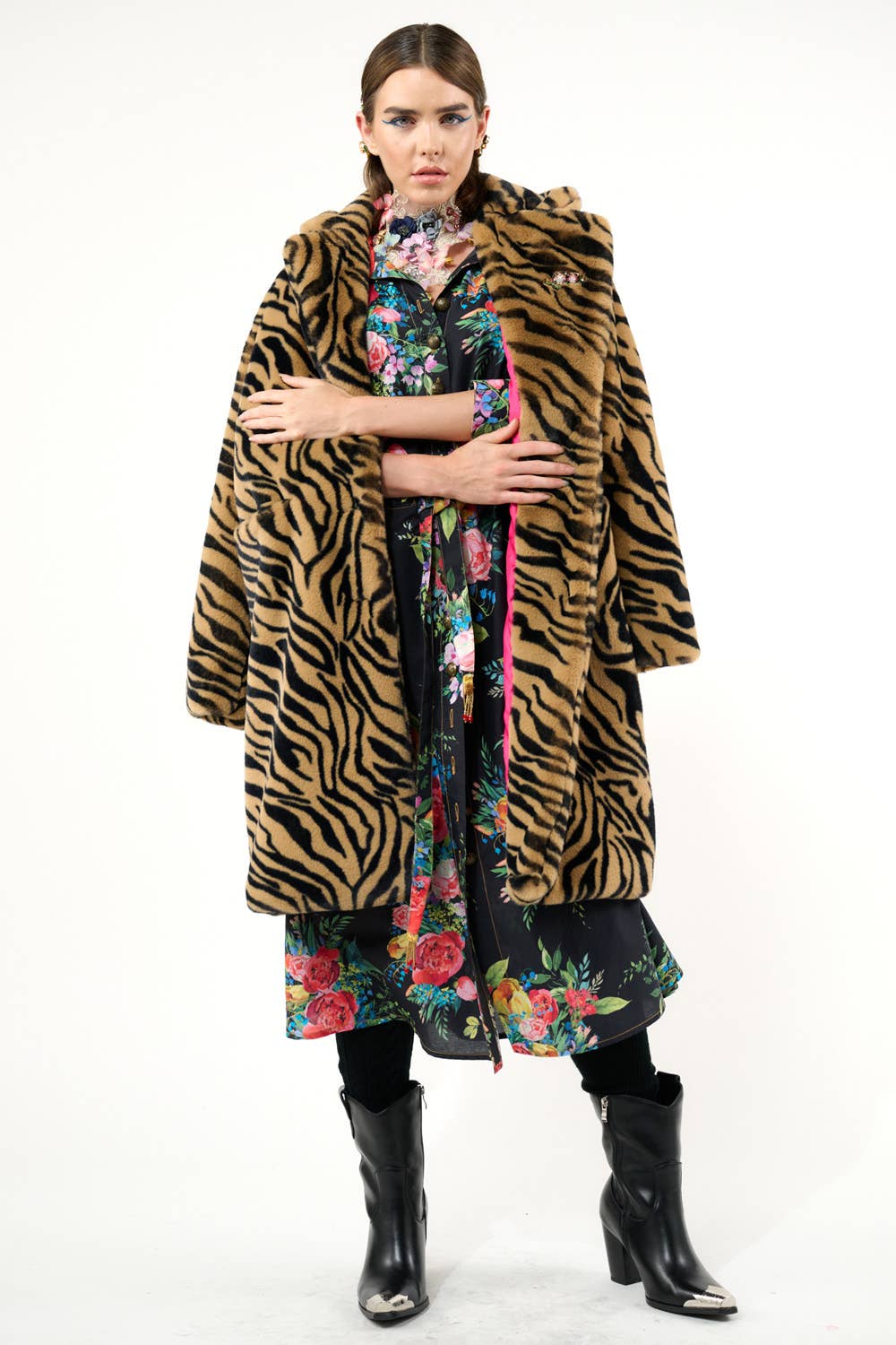 Aratta - Zinnia Shirt-Dress: Black Floral / M