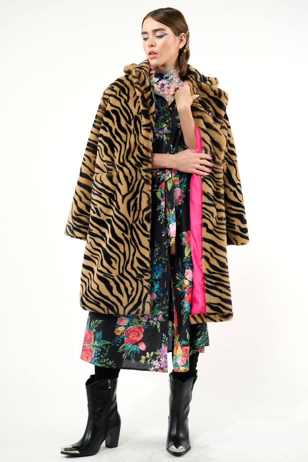Aratta - Zinnia Shirt-Dress: Black Floral / M